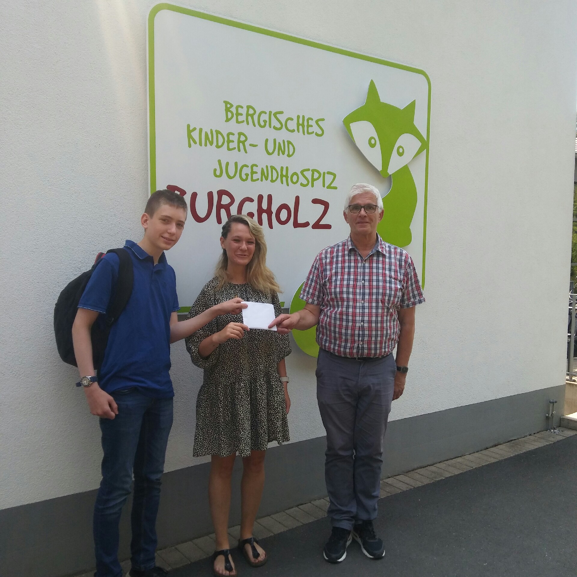 Spendenübergabe an das Kinder- und Jugendhospiz Burgholz
