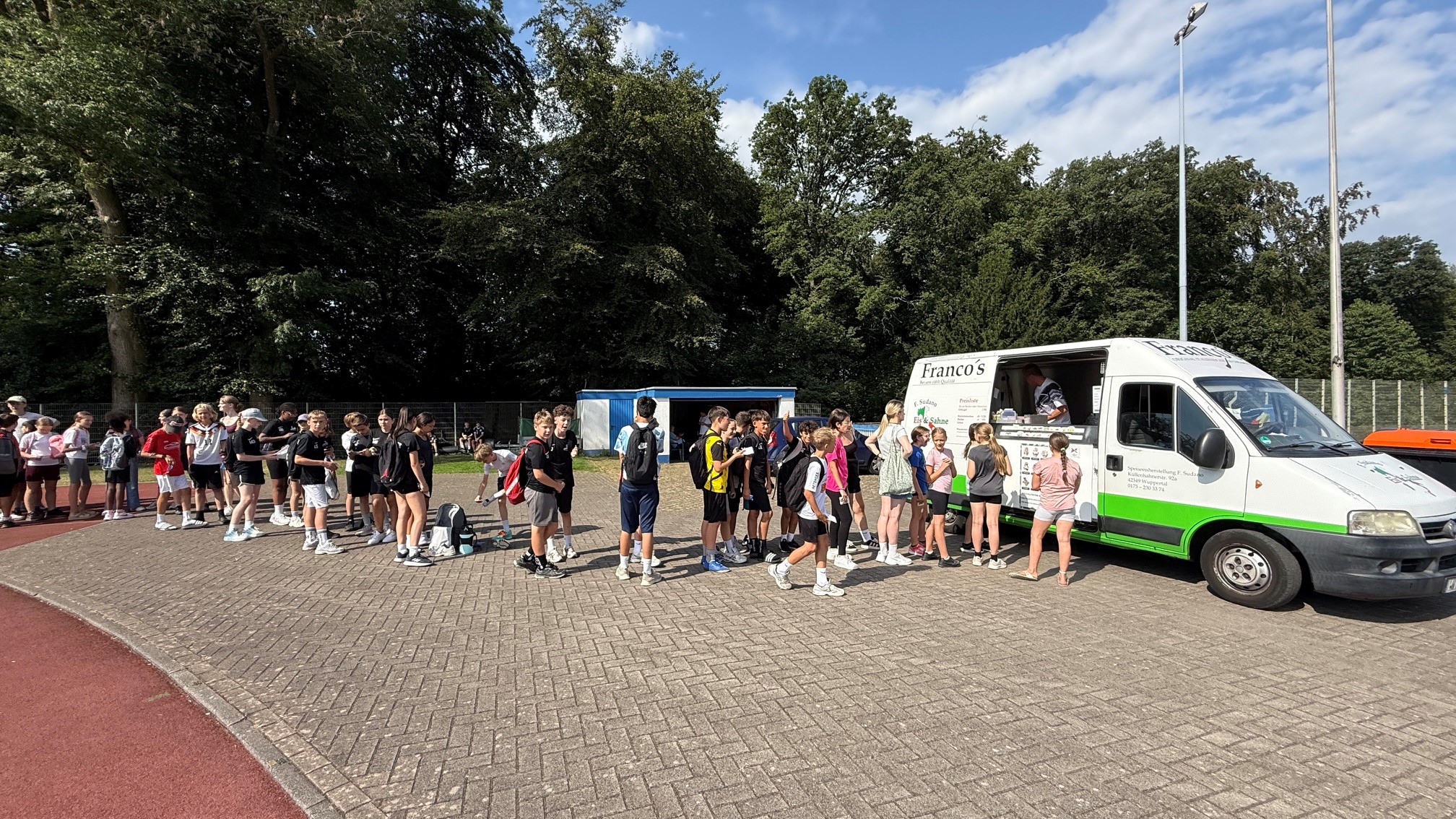 Sportfest der FBR- mit Eiswagen vom Förderverein